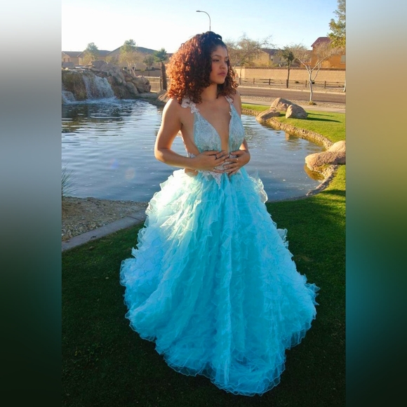 Sample Gown Set "ATLANTIS" Ocean Blue & White Boho Wedding Ballgown Set - Picture 6 of 15